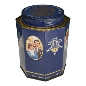 VTG 1981 Royal Wedding Prince Charles and Lady Diana Collectable Octagon Tin